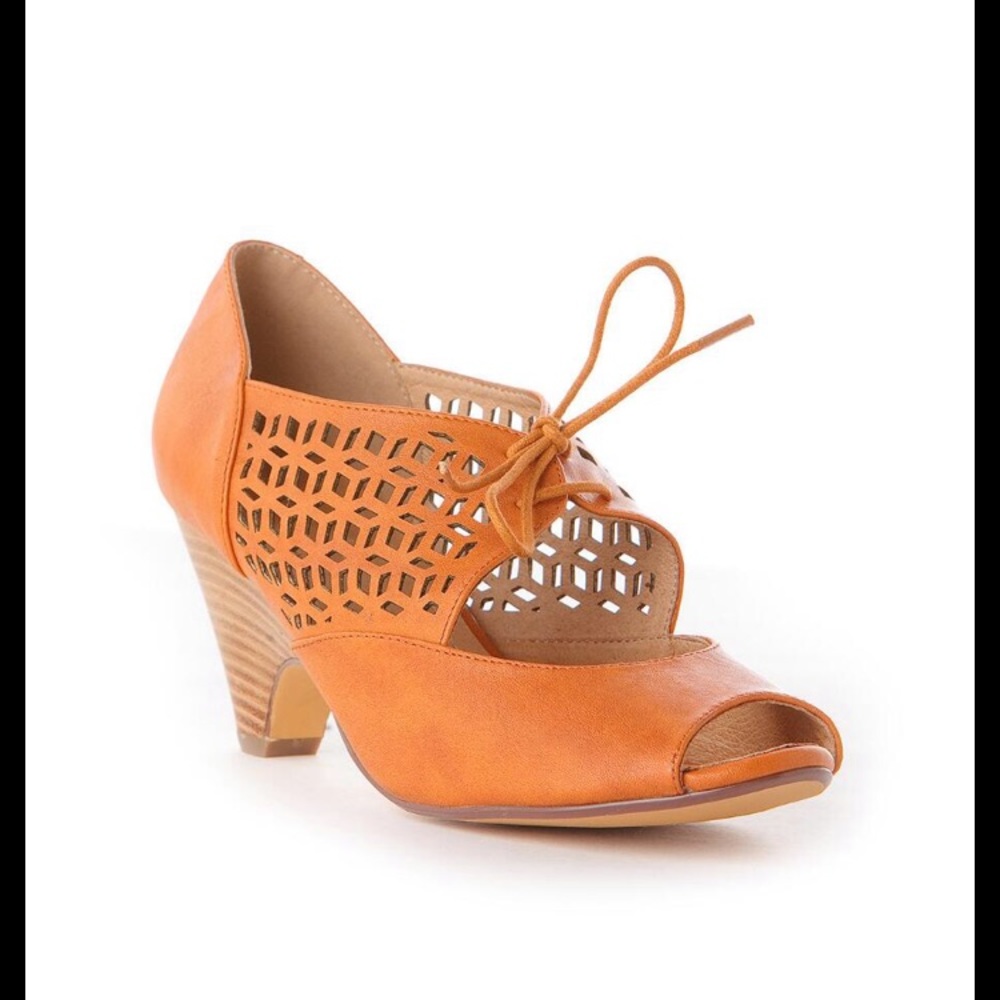 Chelsea Crew Jazz Peep Toe Kitten Heels